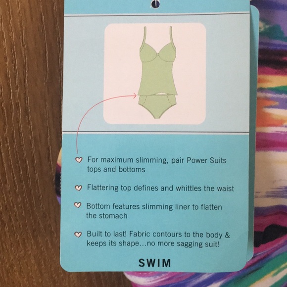 ๐ Assets by Spanx Swim Top - Picture 13 of 13